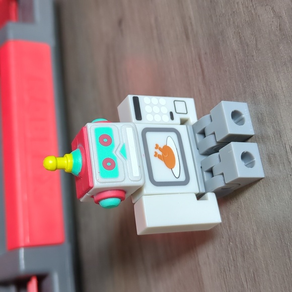 Roblox Series 2 Microwave Spybot - Picture 3 of 4